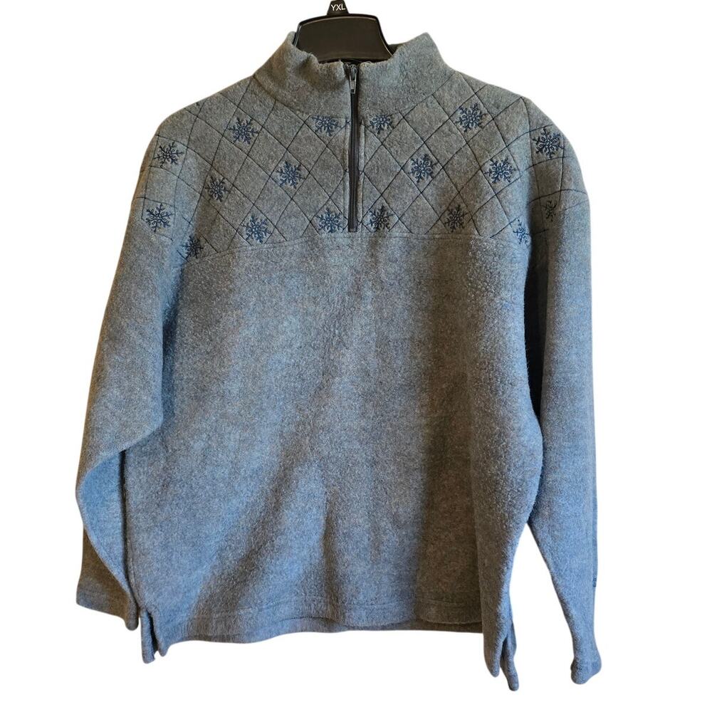 ART unlimited snowflake fleece pullover size large
